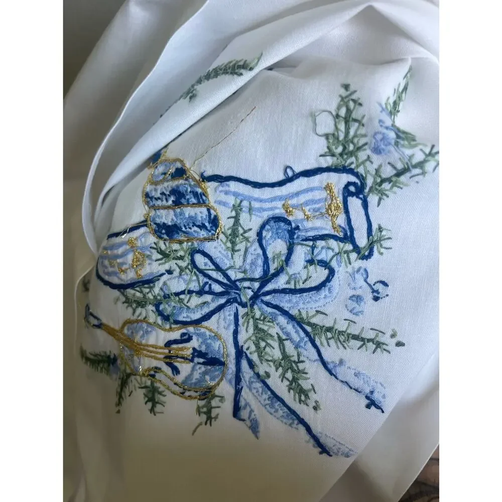 Hand Embroidered Table Cloth & 12 Napkins Vintage 100